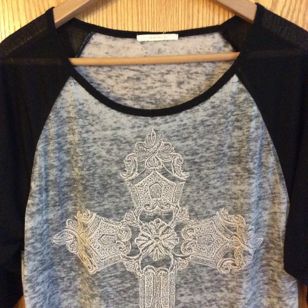 Cross Tee - Picture 3 of 4